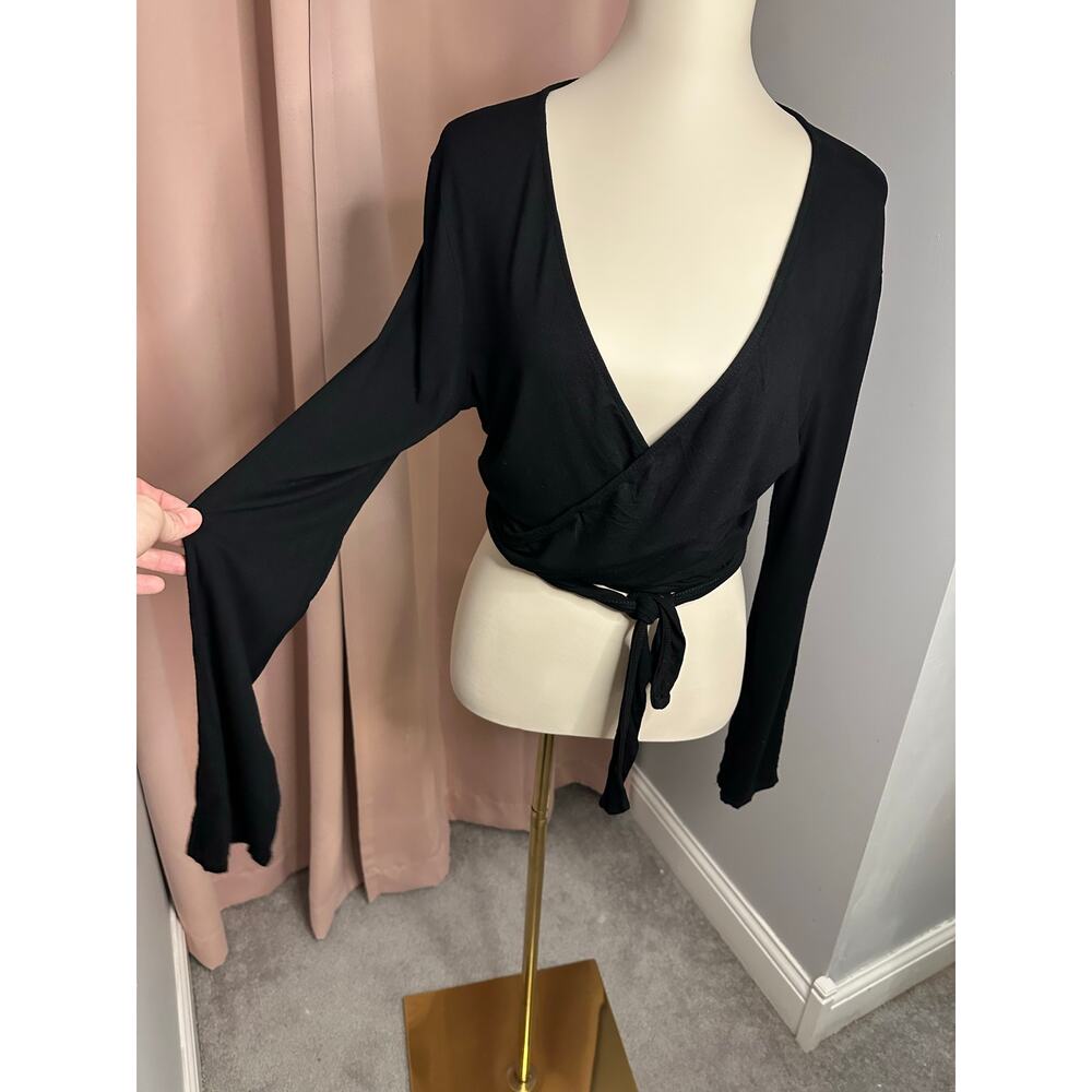 EUC Free People Beach Black V-Neck Women's Wrap Top Sz XL Viscose Blend SOFT! - Picture 4 of 7